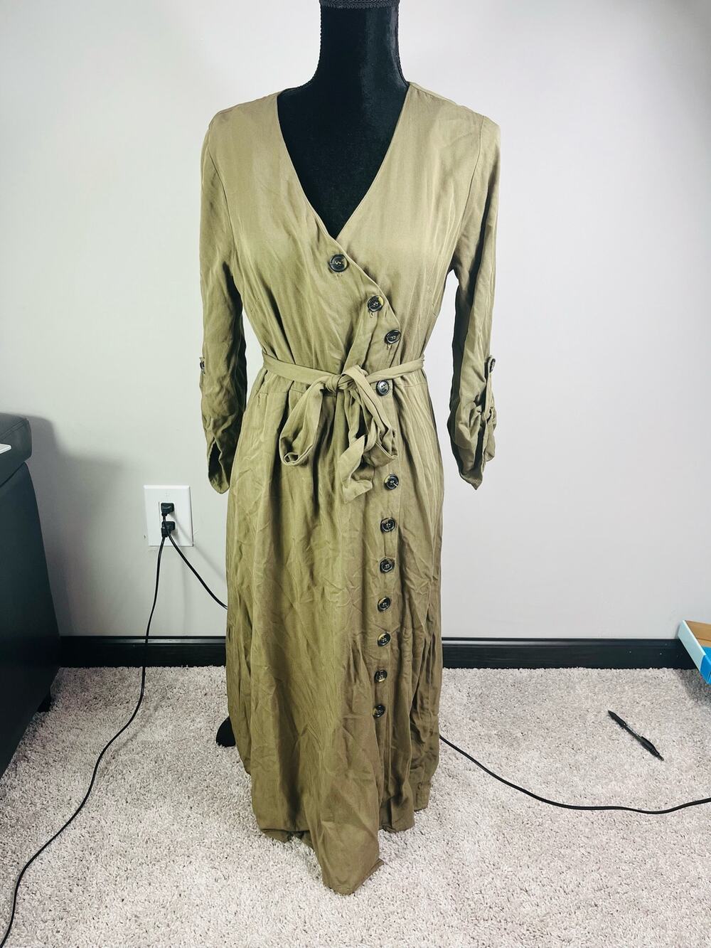 Bella Ella Boutique military green button down midi dress size L